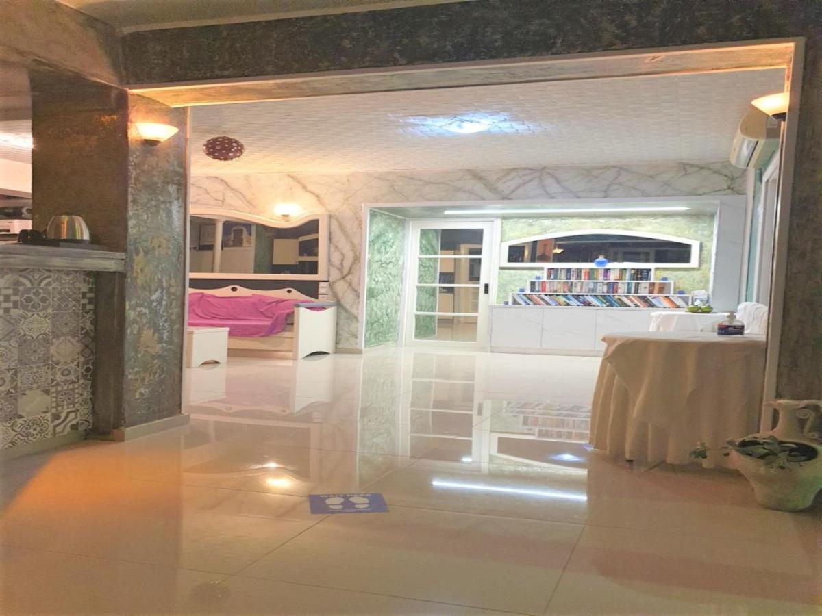 Room In Apartment - Beautiful And Spacious Room Near Cretan Sea Chersonissos Buitenkant foto