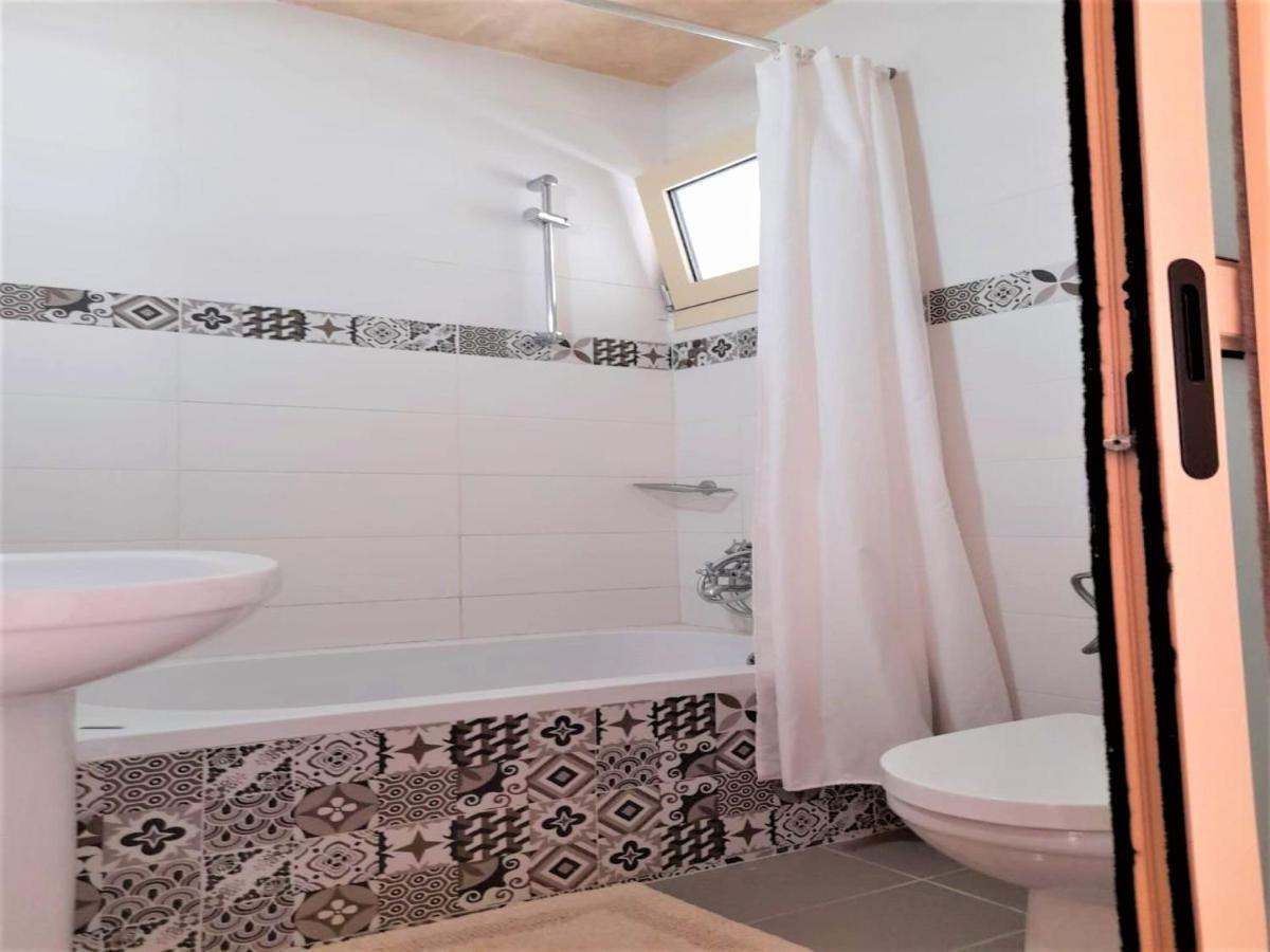 Room In Apartment - Beautiful And Spacious Room Near Cretan Sea Chersonissos Buitenkant foto
